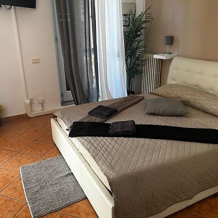 Destiny Home 2 Verona - Piazza Isolo Bagian luar foto