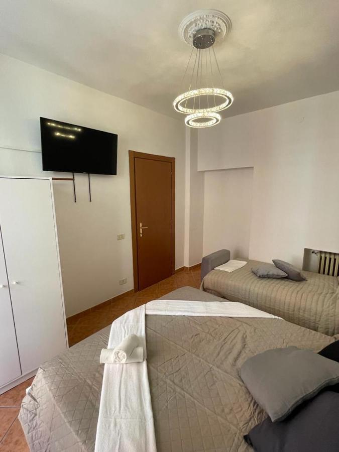 Destiny Home 2 Verona - Piazza Isolo Bagian luar foto